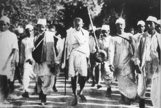 Mahatma Gandhi and the Nonviolent Resistance Movement: An Ultimate Guide to India’s Peaceful Revolution